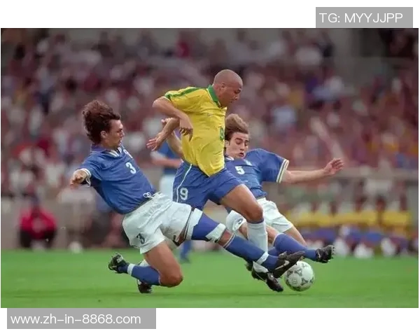 足球巨星斯的成长之路与辉煌成就全面解析 足球巨星斯的成长之路与辉煌成就全面解析